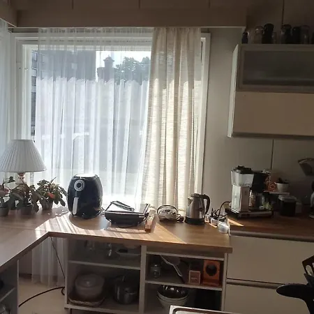 Kortteer Keltainen Huone