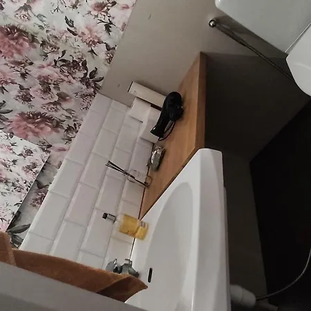 Kwatera prywatna Kortteer Keltainen Huone *